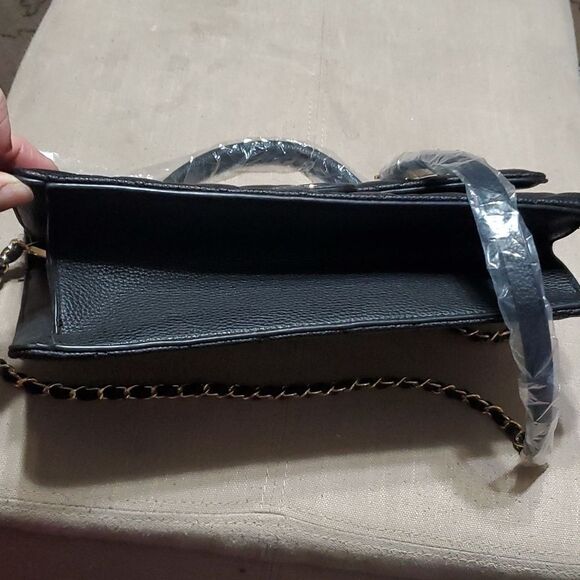 GRACE ELIZABETH Black Handbag Cross Body Purse / Gold Metal Cross Body Strap New - Picture 3 of 9